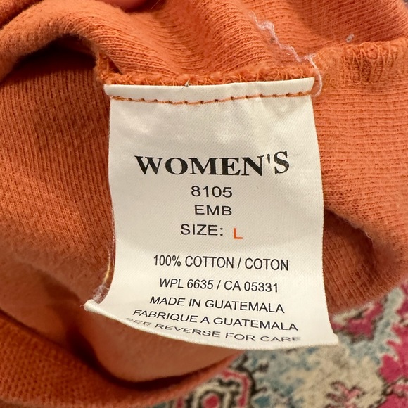 Women’s Woolrich basic top!🧡 - Picture 5 of 5